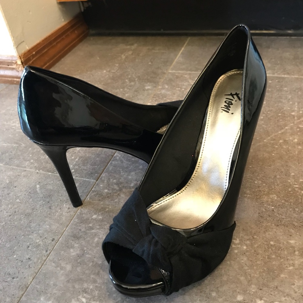Black heels stilettos